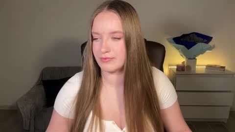 Snapshot of evajuly chatting on May 9, 8:58 pm Eva online show from May 9, 8:58 pm