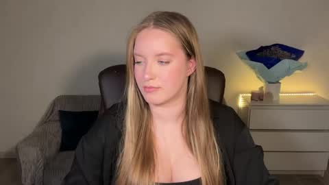 Snapshot of evajuly chatting on May 13, 8:27 pm Eva online show from May 13, 8:27 pm