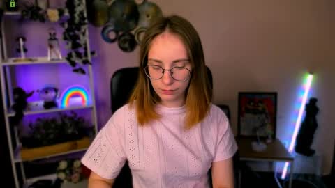 evalora online show from April 15, 7:21 pm