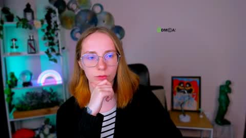 evalora online show from April 22, 7:26 pm