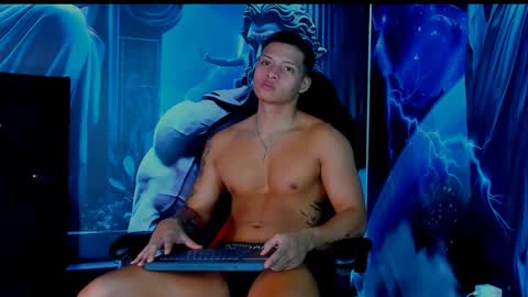 EVAN GREY online show from December 1, 10:32 pm