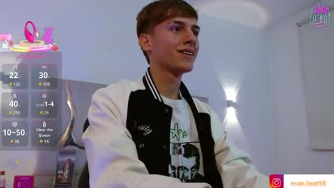 evan_tay online show from April 2, 3:04 am