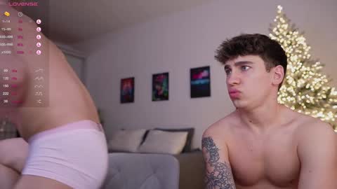 Snapshot of evan_white_ chatting on January 10, 7:00 pm evan_white_ online show from January 10, 7:00 pm