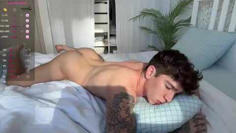 Snapshot of evan_white_ chatting on September 9, 7:19 am evan_white_ online show from September 9, 7:19 am