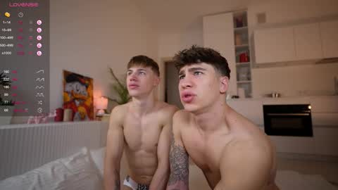 evan_white_ online show from December 1, 5:12 am