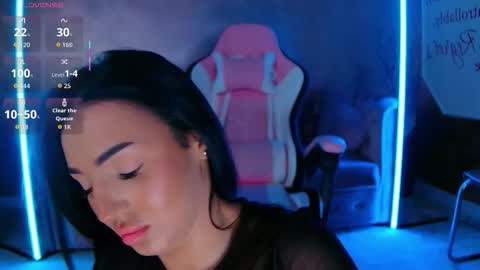 Eva online show from November 5, 5:57 pm