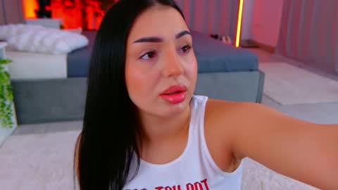 Snapshot of evanew_ chatting on May 10, 5:40 pm Eva online show from May 10, 5:40 pm