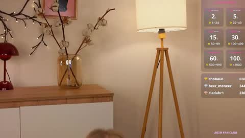 Snapshot of evangel1ne chatting on December 22, 11:33 am evangel1ne online show from December 22, 11:33 am