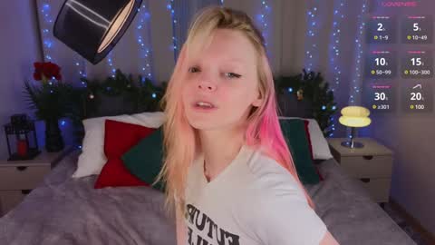 Snapshot of evangel1ne chatting on December 27, 6:35 am evangel1ne online show from December 27, 6:35 am