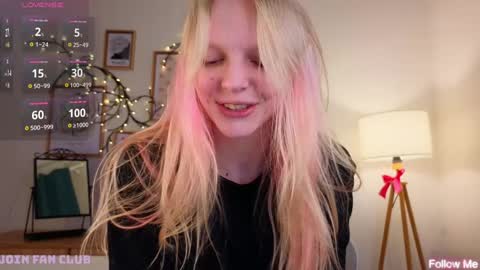 Snapshot of evangel1ne chatting on January 23, 9:18 am evangel1ne online show from January 23, 9:18 am