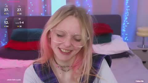 Snapshot of evangel1ne chatting on February 14, 9:03 am evangel1ne online show from February 14, 9:03 am