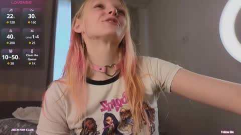 Snapshot of evangel1ne chatting on February 23, 2:35 pm evangel1ne online show from February 23, 2:35 pm