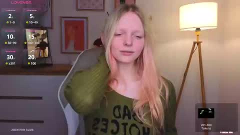 Snapshot of evangel1ne chatting on February 28, 12:20 pm evangel1ne online show from February 28, 12:20 pm