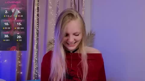 Snapshot of evangel1ne chatting on October 9, 9:35 pm evangel1ne online show from October 9, 9:35 pm