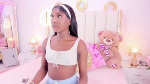 Snapshot of evangelin_ts chatting on October 12, 1:32 pm evangelin_ts online show from October 12, 1:32 pm