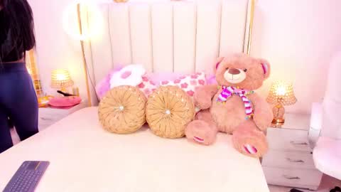 Snapshot of evangelin_ts chatting on November 10, 1:54 pm evangelin_ts online show from November 10, 1:54 pm