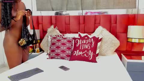 Snapshot of evangelin_ts chatting on December 14, 4:29 am evangelin_ts online show from December 14, 4:29 am