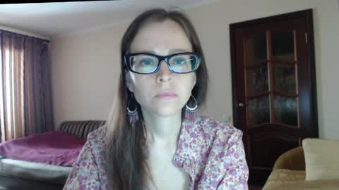 Snapshot of evangeline06 chatting on April 29, 7:56 am YourMistress online show from April 29, 7:56 am