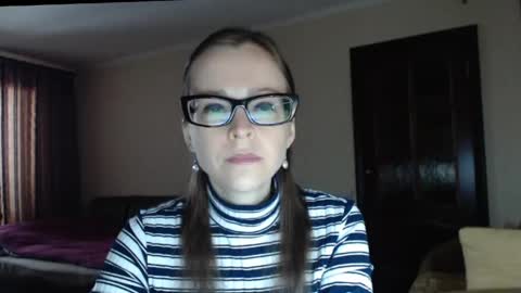 Snapshot of evangeline06 chatting on April 30, 8:53 am YourMistress online show from April 30, 8:53 am