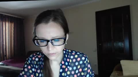 Snapshot of evangeline06 chatting on May 14, 8:54 am YourMistress online show from May 14, 8:54 am