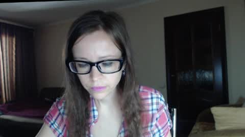Snapshot of evangeline06 chatting on May 25, 9:04 am YourMistress online show from May 25, 9:04 am