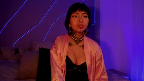 Snapshot of evangeline_bell chatting on December 4, 12:03 pm Eva online show from December 4, 12:03 pm