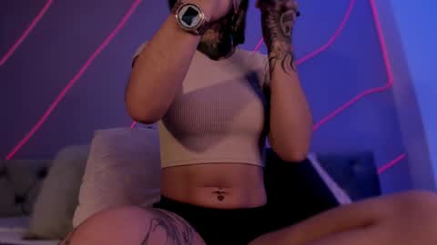 Snapshot of evangeline_bell chatting on December 21, 2:26 pm Eva online show from December 21, 2:26 pm