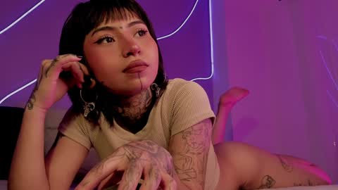 Snapshot of evangeline_bell chatting on December 30, 5:44 pm Eva online show from December 30, 5:44 pm