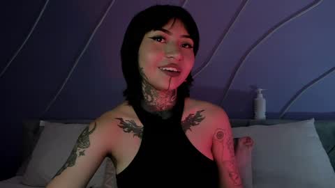 Snapshot of evangeline_bell chatting on January 22, 5:49 pm Eva online show from January 22, 5:49 pm