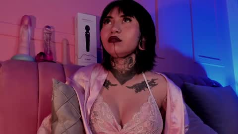 Snapshot of evangeline_bell chatting on February 1, 3:07 pm Eva online show from February 1, 3:07 pm