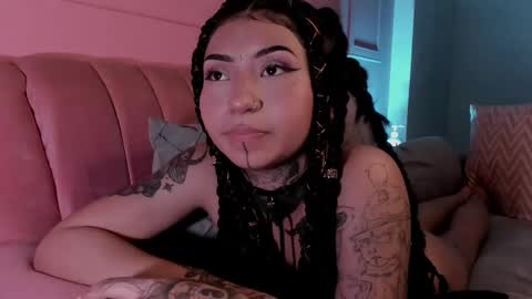 Snapshot of evangeline_bell chatting on March 1, 3:05 pm Eva online show from March 1, 3:05 pm