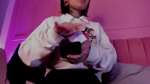 Snapshot of evangeline_bell chatting on March 12, 12:15 pm Eva online show from March 12, 12:15 pm