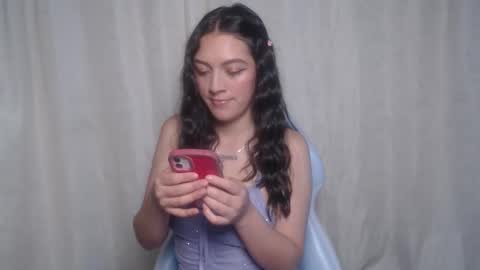 Snapshot of evangeline_petite chatting on June 2, 10:23 pm eva online show from June 2, 10:23 pm