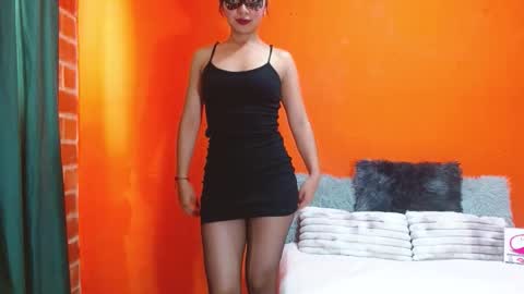 evangelinne_01 online show from November 4, 4:28 pm