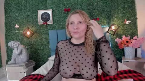  Evangelyne  online show from March 4, 7:53 pm