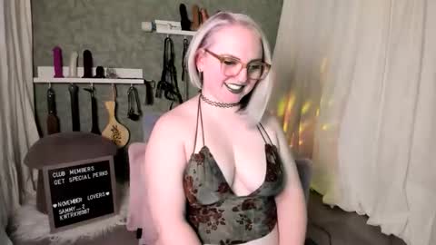 Evan Harlowe online show from December 17, 11:33 pm