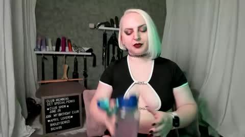 Snapshot of evanharlowe chatting on May 29, 10:30 pm Evan Harlowe online show from May 29, 10:30 pm