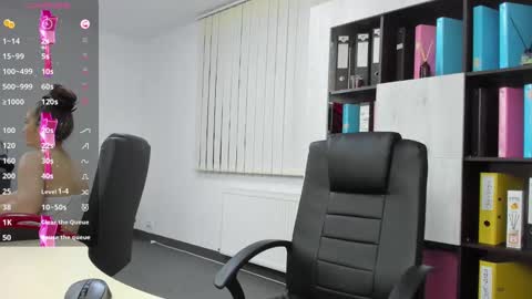 Snapshot of evanoellex chatting on February 7, 3:34 am Your Fantasy online show from February 7, 3:34 am