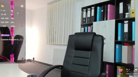 Snapshot of evanoellex chatting on March 2, 1:15 am Your Fantasy online show from March 2, 1:15 am