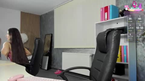 Snapshot of evanoellex chatting on November 21, 8:07 pm Your Fantasy online show from November 21, 8:07 pm