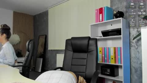 Snapshot of evanoellex chatting on November 24, 7:46 pm Your Fantasy online show from November 24, 7:46 pm