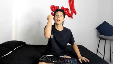 Evans collins24 online show from October 18, 8:53 pm