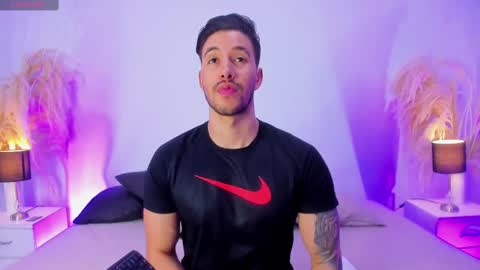 E V A N S online show from October 7, 8:39 pm