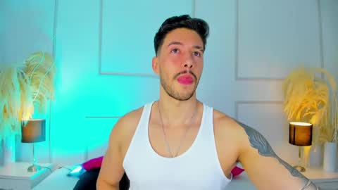 E V A N S online show from October 20, 10:21 pm