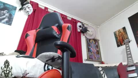 Snapshot of evans_xy chatting on July 10, 12:48 am evans_xy online show from July 10, 12:48 am