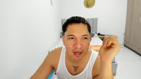 Snapshot of evanss_king chatting on July 14, 6:02 pm Mateo and Valerio online show from July 14, 6:02 pm