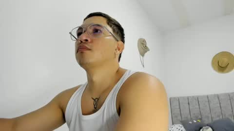 Snapshot of evanss_king chatting on July 15, 6:07 am Mateo and Valerio online show from July 15, 6:07 am