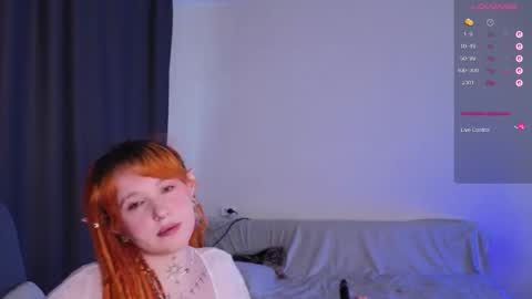 Snapshot of evaredmooon chatting on October 30, 10:06 am Moon online show from October 30, 10:06 am