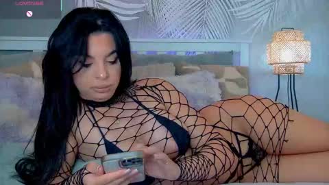 Snapshot of evareyss chatting on October 15, 10:26 am evareyss online show from October 15, 10:26 am