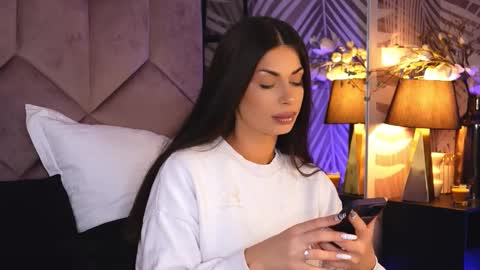 EvaRhea online show from November 10, 4:00 am